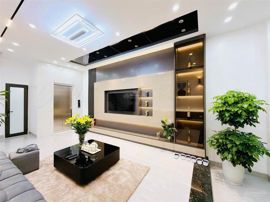 Bán nhà riêng tại khương trung, 10 tỷ, 47m2, 3pn, 4wc, 5 tầng thang máy, pháp lý đầy đủ