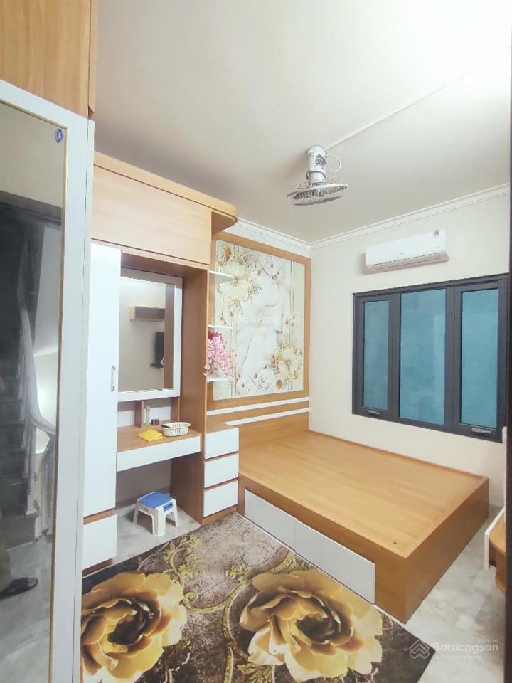 Bán nhà riêng bùi xương trạch  ô tô đỗ sát cửa  40m2 x 5 tầng 4 ngủ, 7 tỷ