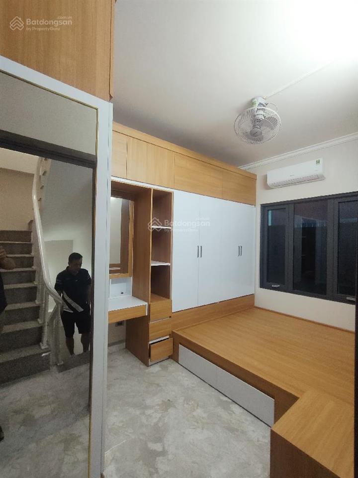 Bán nhà riêng bùi xương trạch  ô tô đỗ sát cửa  40m2 x 5 tầng 4 ngủ, 7 tỷ