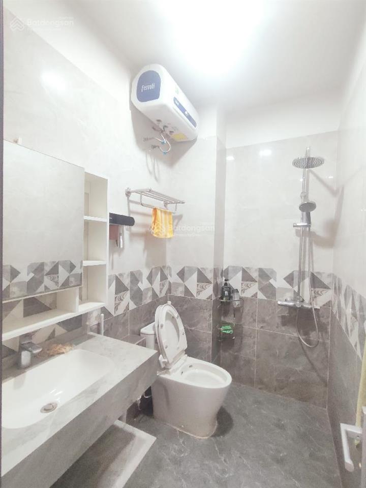Bán nhà riêng bùi xương trạch  ô tô đỗ sát cửa  40m2 x 5 tầng 4 ngủ, 7 tỷ