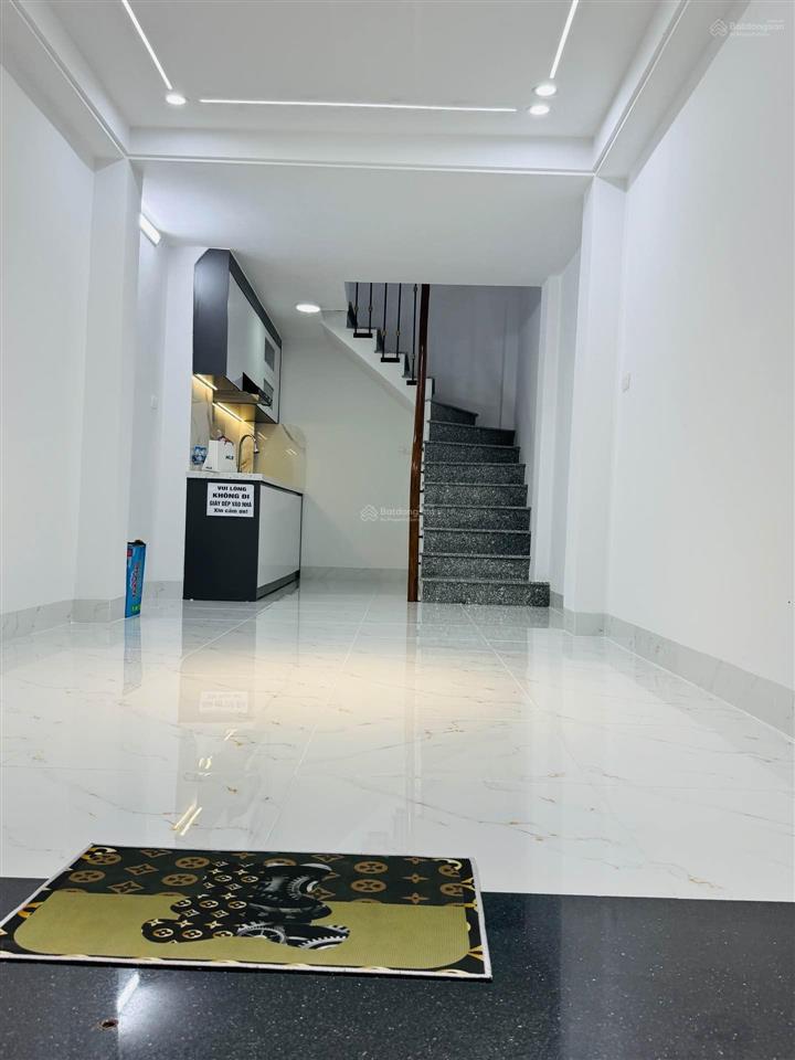 Bán nhà bùi xương trạch  phân lô ô tô đỗ cửangõ thông tứ tung xung quanh nhiều tiện ích