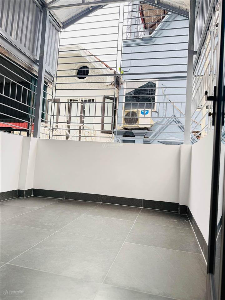Bán nhà bùi xương trạch  phân lô ô tô đỗ cửangõ thông tứ tung xung quanh nhiều tiện ích