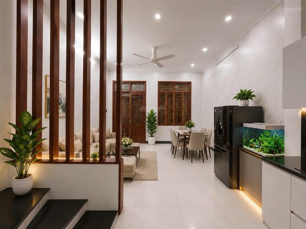 Bán nhà kim giang  phân lô ô tô đỗ cửa  mặt tiền quyền lực  nhà dân xây  dân trí cao