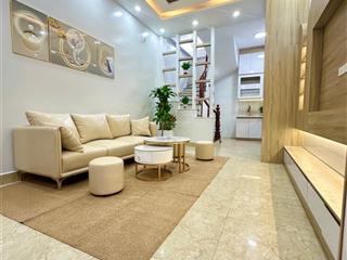Bán nhà hoàng mai  gần oto tránh, gần bãi gửi xe 2 thoáng trước sau  sổ vuông nở hậu