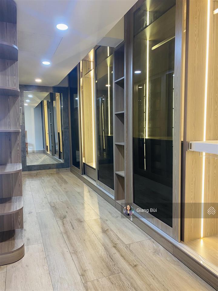 Cho thuê penthouse mỹ khang phú mỹ hưng 340m2 4pn, sân rộng, nhà đẹp