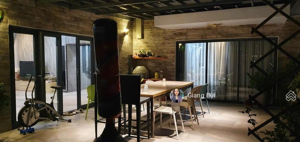 Cho thuê penthouse mỹ khang phú mỹ hưng 340m2 4pn, sân rộng, nhà đẹp