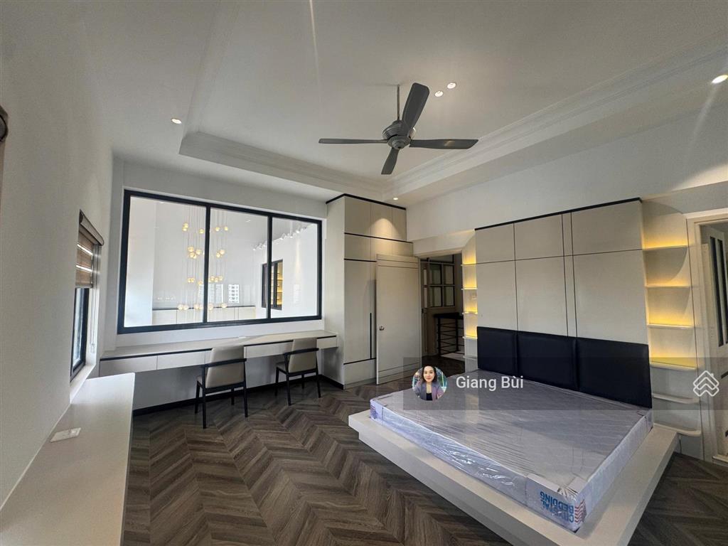 Cần bán penthouse cao cấp hưng vượng 2 178m2 căn góc view công viên thoáng, nội thất đẹp  cao cấp