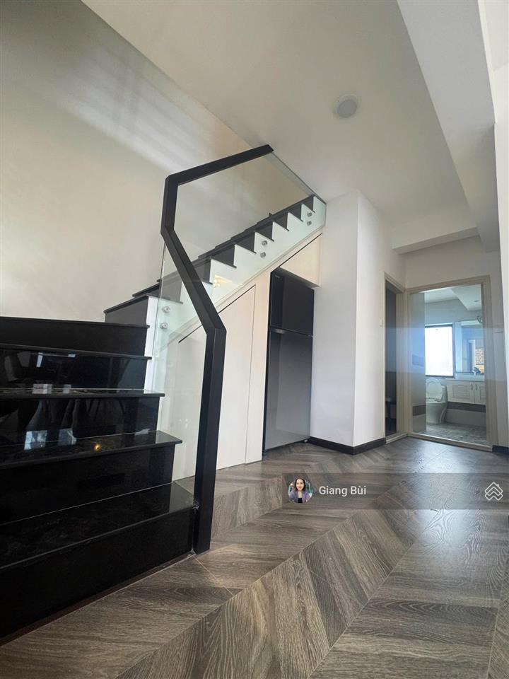 Cần bán penthouse cao cấp hưng vượng 2 178m2 căn góc view công viên thoáng, nội thất đẹp  cao cấp