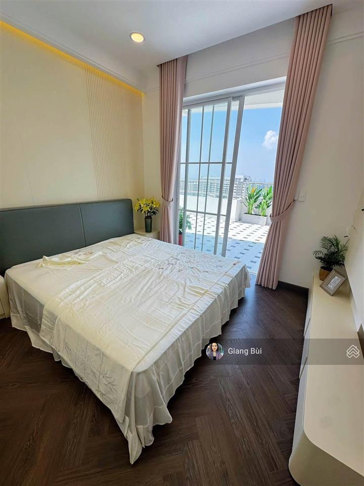 Bán gấp căn penthouse park view pmh nhà đẹp, giá tốt.  0903 856 *** ms giang