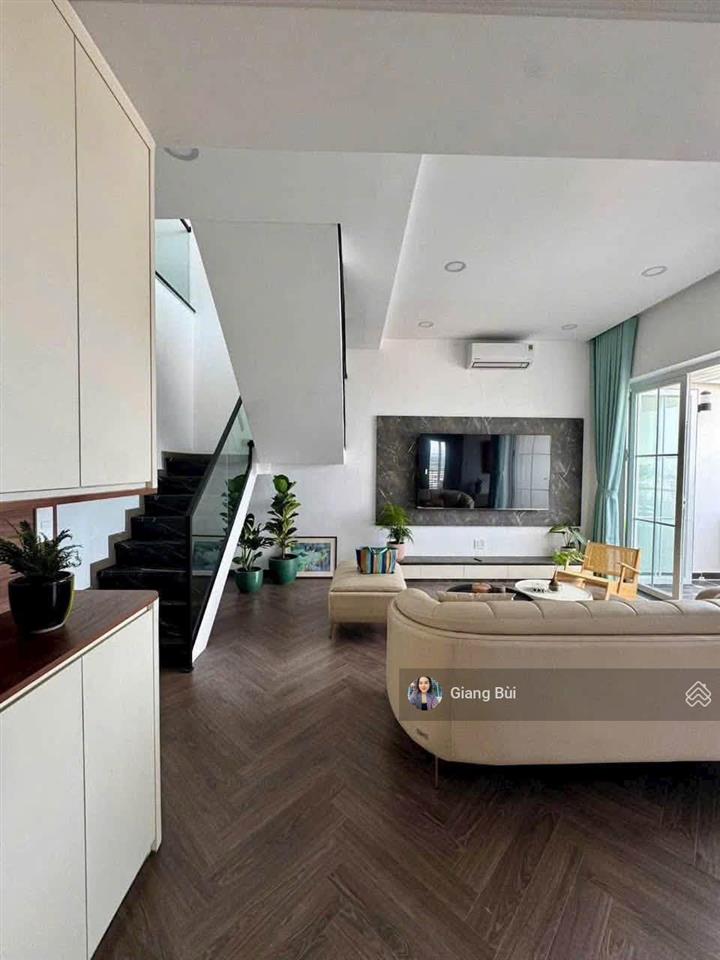 Cho thuê penthouse park view nhà đẹp, view đẹp.  0903 856 *** ms giang