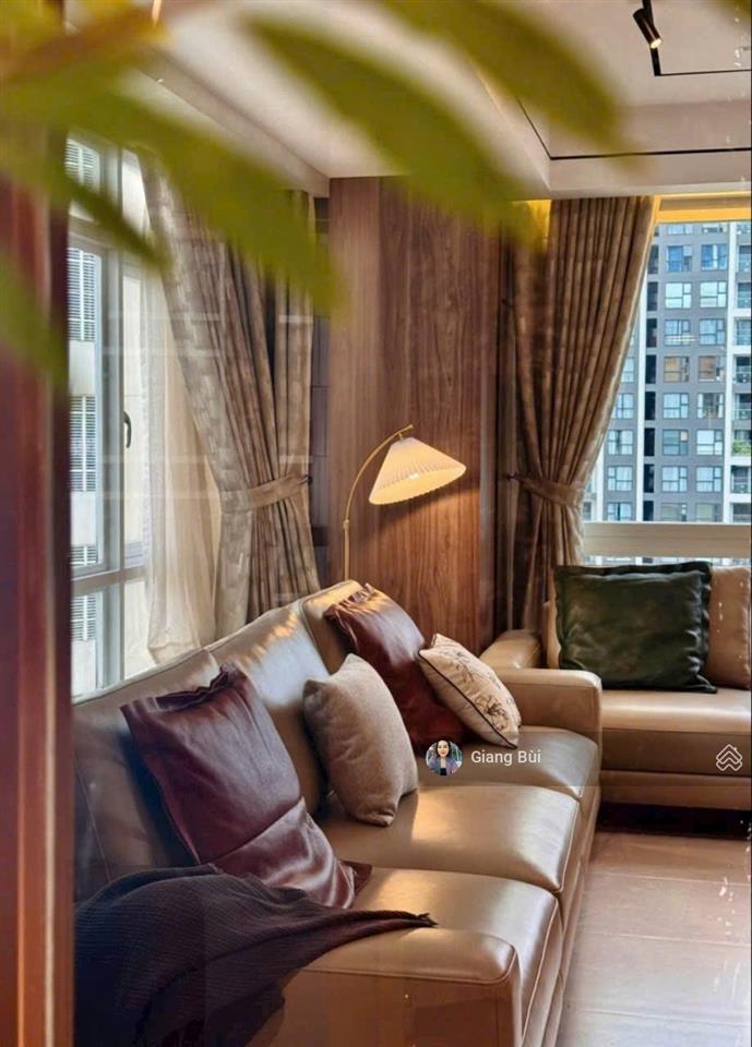 Cho thuê căn hộ cao cấp riverside residence pmh.  0903 856 *** ms giang