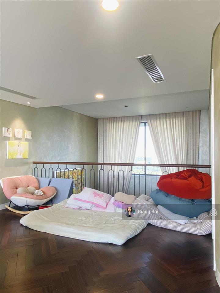 Bán penthouse cao cấp riverside residence 330m2 + sân vườn 80m2 cực đẹp.  0903 856 *** ms giang