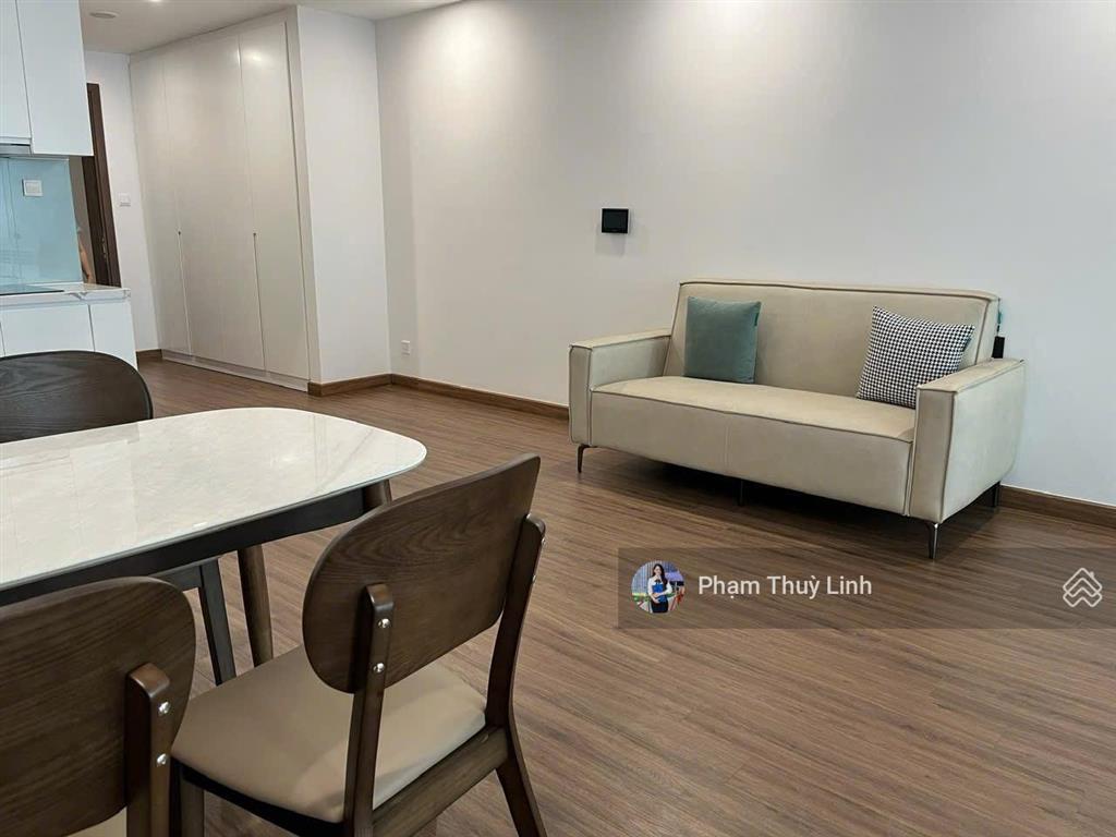 Cho thuê căn 1 phòng ngủ full đồ brg hilton giá 10 triệu bao phí quản lý.  0936 779 ***