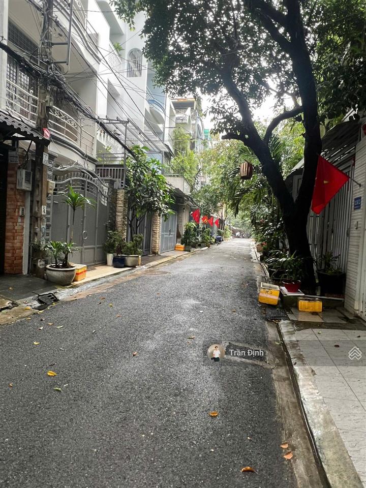 Bán nhà vị trí siêu khan hiếm bùi đình túy  khu cư xá công an  tương lại sát bên rạch xuyên tâm.