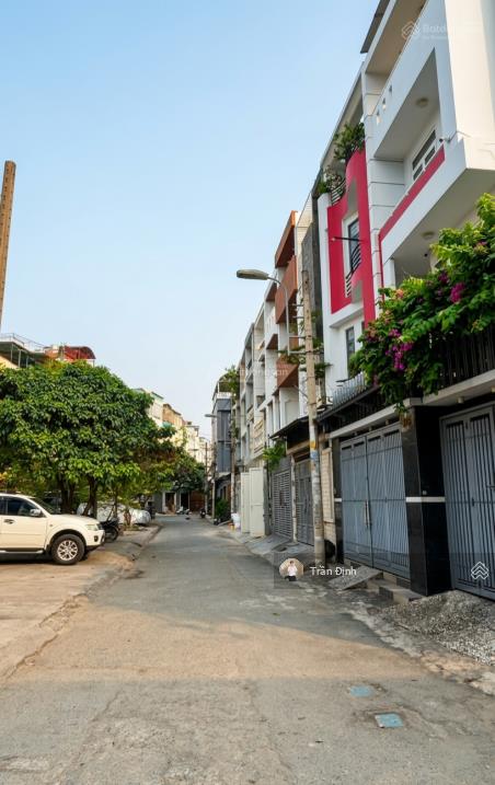 Lô đất view công viên bùi đình túy  lô góc 2 mặt tiền  vị trí trung tâm  công nhận 61m2