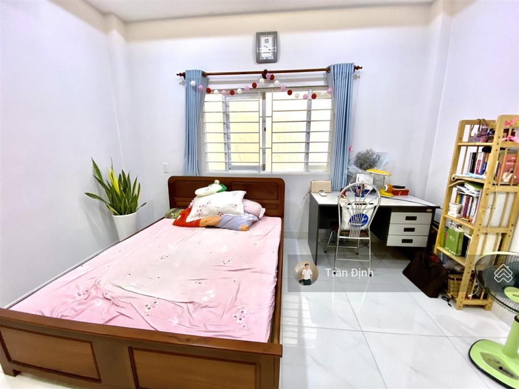 Bán nhà khu compound chỉ khoảng 10 căn tại hoàng hoa thám  nhà 5 tầng kiên cố  ô tô đỗ trước cửa