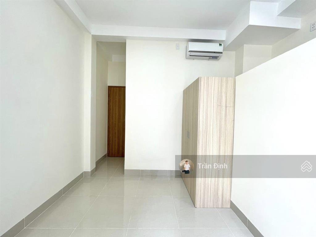 Siêu phẩm chdv ngang 7m kế bên vòng xoay hàng xanh  đang khai thác 65tr/tháng  cách mặt tiền 100m