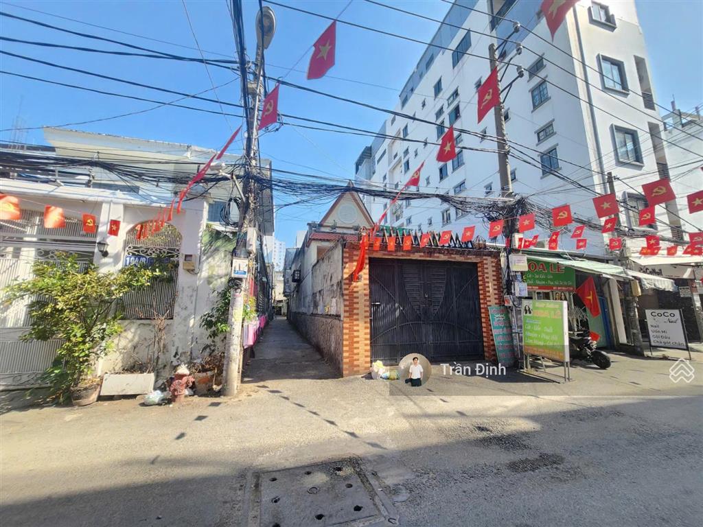 Bán lô góc 2 mặt tiền hẻm nhựa 10m bùi đình túy  quy mô xây dựng hầm 7 tầng  ngang bề thế 4,3m.