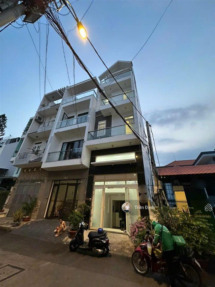 Chdv 7 phòng full khách  net 51 triệu/tháng  3 mặt hẻm 8m nguyễn xí  đón sóng rạch xuyên tâm.
