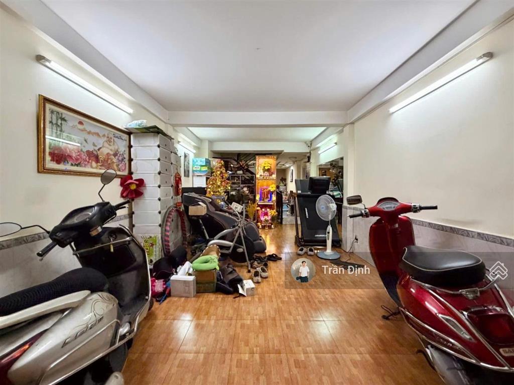 Bán nhà hẻm 201/ nguyễn xí ngay bờ kè rạch xuyên tâm  đường trước nhà 8m  sản phẩm khan hiếm.
