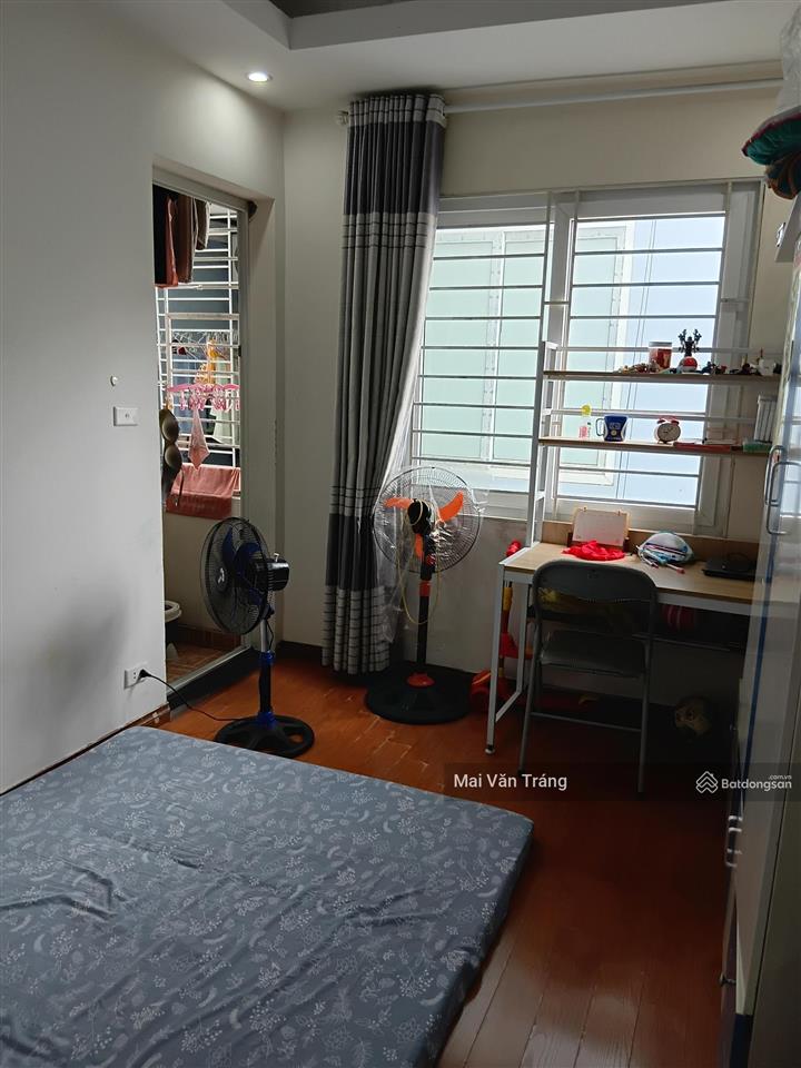 Chính chủ bán ccmn tại ngõ 12 mễ trì hạ, từ liêm  50m2  2pn, 1pk  2 thoáng  ô tô đỗ cửa  2.2tỷ