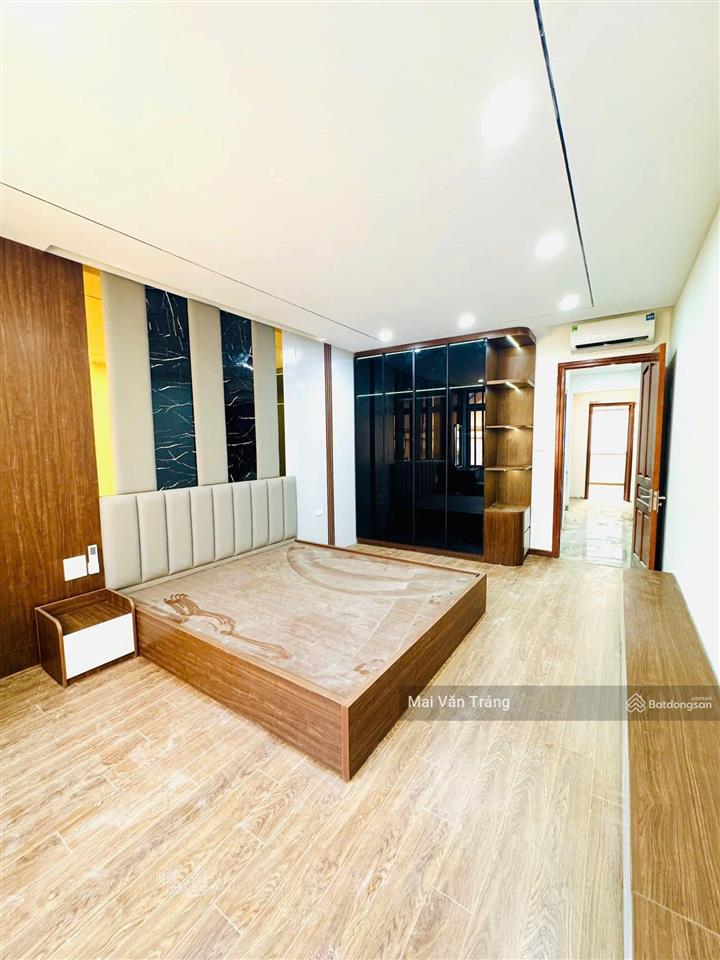 Bán gấp nhà mễ trì từ liêm 7.3 tỷ! 38mx4t, 30m ra ô tô, sân để xe riêng, gần phố, gần bãi ô tô