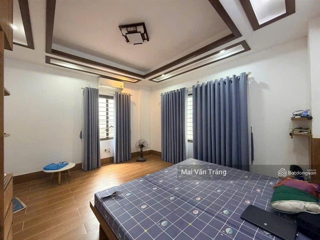 Chỉ 9,7 tỷ bán nhà cầu giấy lô góc siêu thoáng 38mx5t ngõ ô tô thông, mặt tiền kinh doanh