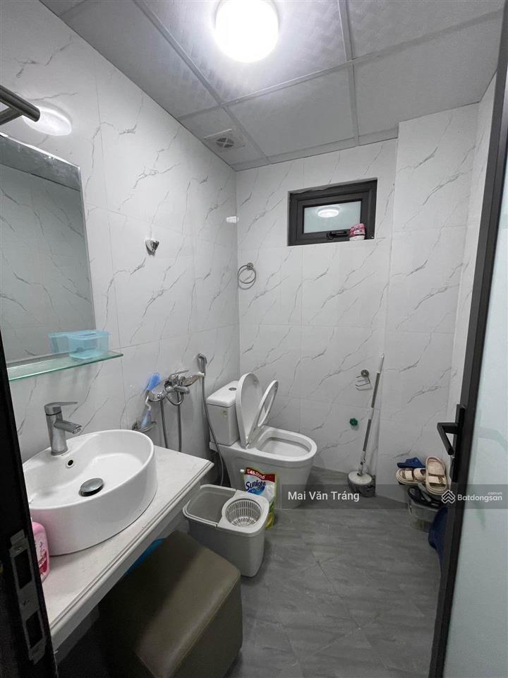 Bán gấp nhà bắc từ liêm 9.4 tỷlô góc siêu thoáng 6 tầng thang mayngõ thông ô tô tránh vào nhà