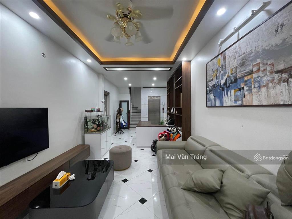Bán gấp nhà bắc từ liêm 9.4 tỷlô góc siêu thoáng 6 tầng thang mayngõ thông ô tô tránh vào nhà