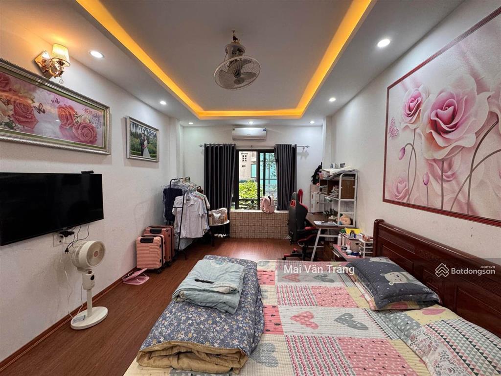 Cầu giấy  trần bình  gần đh thương mại! chỉ nhỉnh 7 tỷ bán nhà 36m2x5t, ngõ thông 5 tạ đỗ cửa