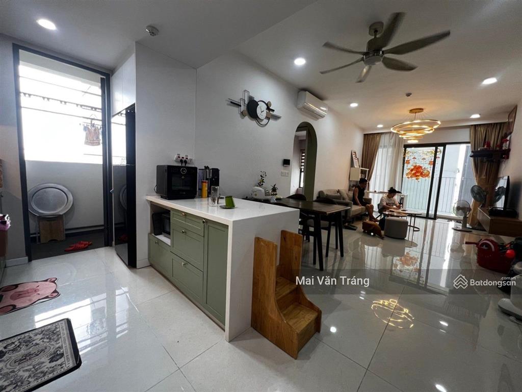 Chính chủ bán gấp chung cư xuân la tây hồ mặt phố võ chí công 60m202 ngủ full nội thất 5.2 tỷ