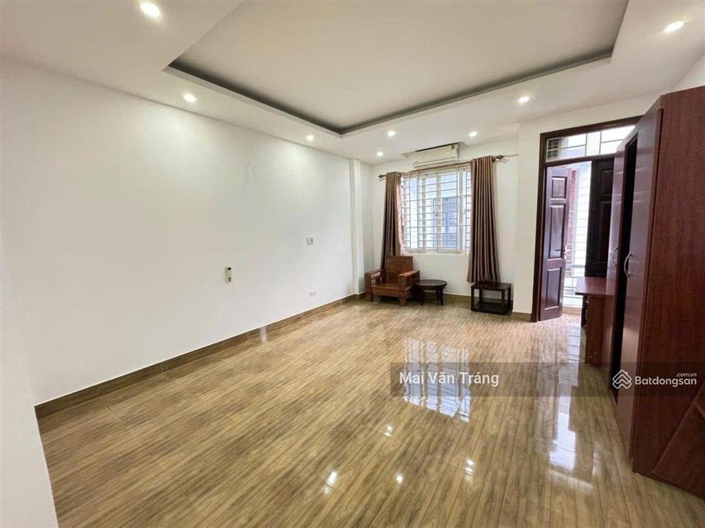 Bán gấp nhà trần bình cầu giấy, 33m2x6t, ngõ rộng 2,5m gần ô tô  chỉ 7,05 tỷ