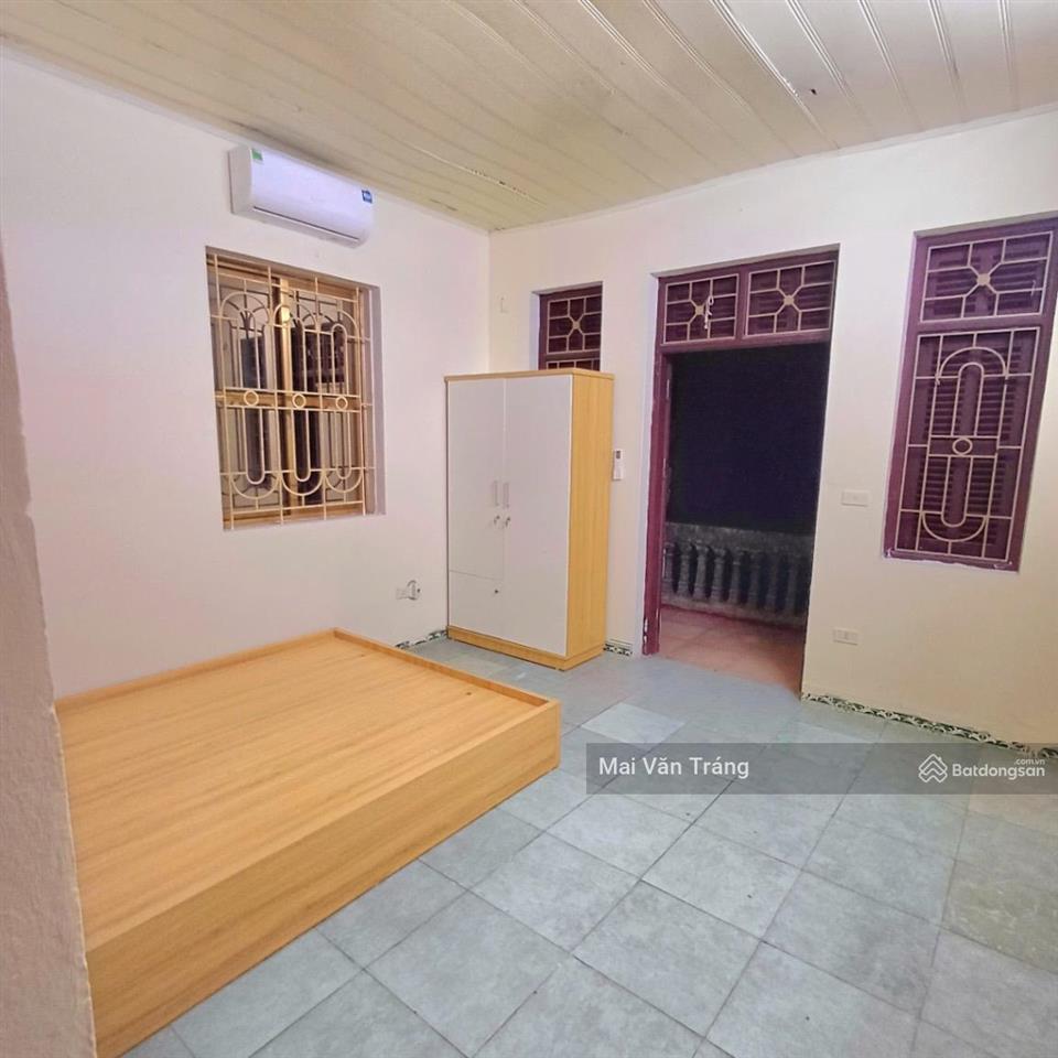 Cho thuê nhà ngõ 230 mễ trì thượng 68m2x3t, 03 ngủ có sân để xe rộng ô tô lùi cửa 10.5 tr/tháng