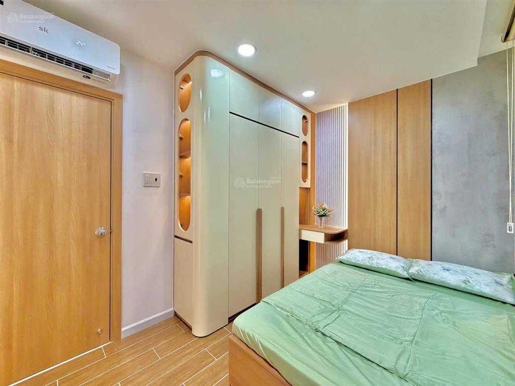 Hot! nhà mới đẹp hoàng văn thụ, phú nhuận, cách mt 20m. dt 3,7x10 nở hậu 5 tầng giá 8,68 tỷ