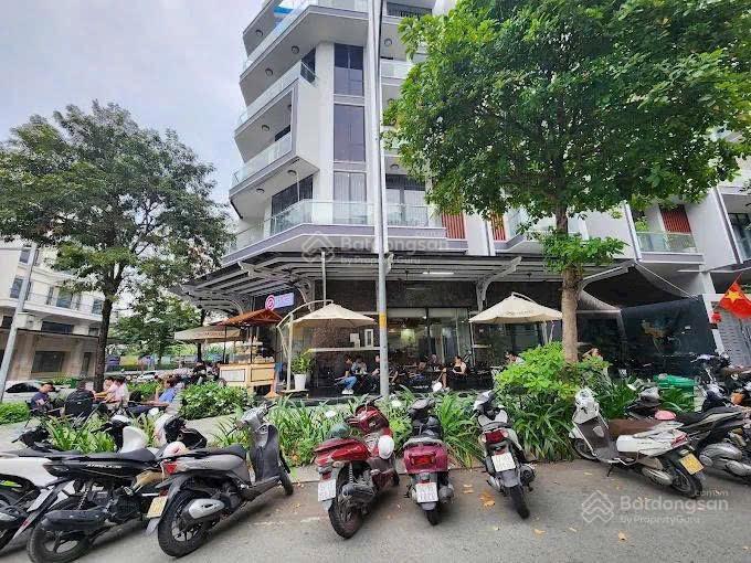 Căn góc 2 mặt tiền dòng tiền khủng tại kđt vạn phúc, thủ đức
