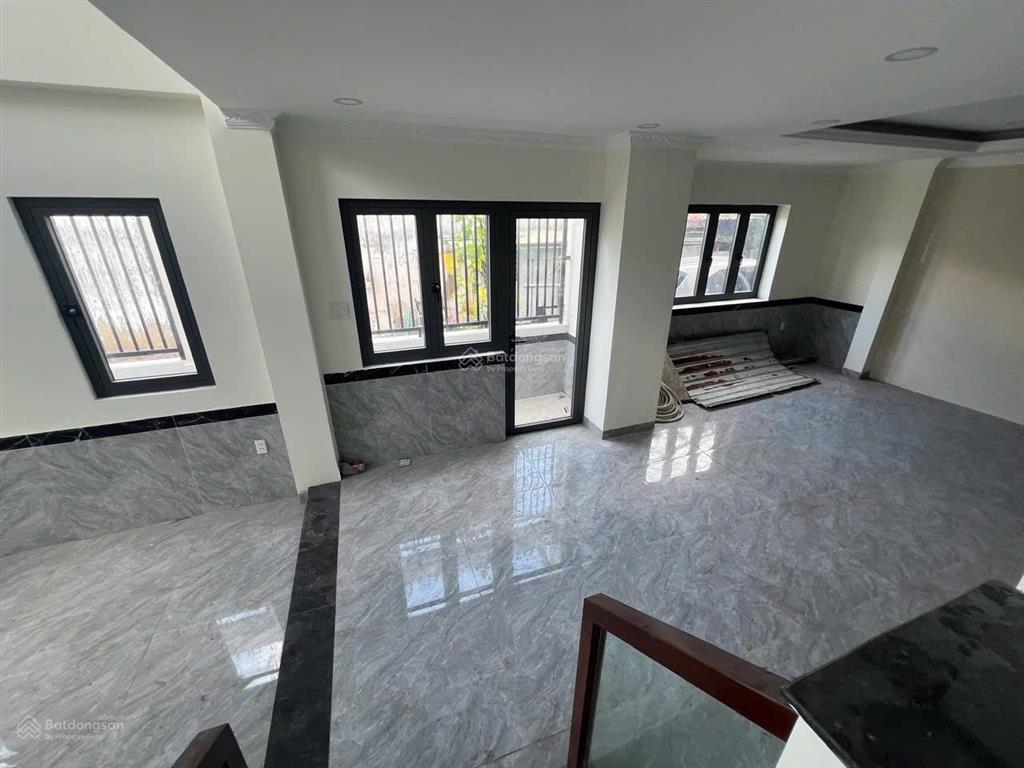 Căn góc 2 mặt tiền  5 tầng sát ql13, đối diện vạn phúc  giá chỉ 8,9 tỷ