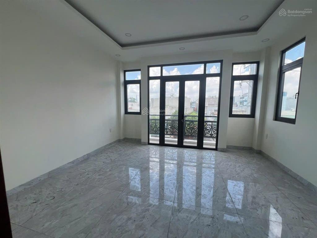 Căn góc 2 mặt tiền  5 tầng sát ql13, đối diện vạn phúc  giá chỉ 8,9 tỷ