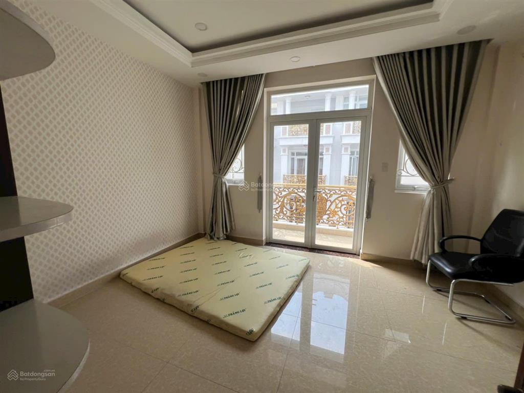 Nhà 5 tầng khu dân cư lộc vừng ngay quốc lộ 13, vị trí vàng