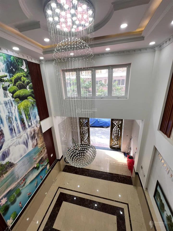 Nhà 5 tầng khu dân cư lộc vừng ngay quốc lộ 13, vị trí vàng