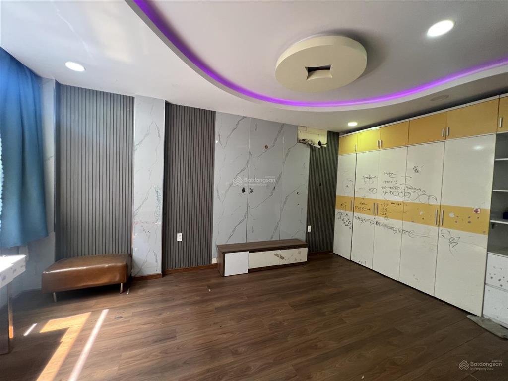 Siêu phẩm 6 tầng thang máy xịn sát phạm văn đồng, dòng tiền ngon 13,5 tỷ chốt ngay