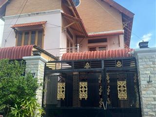 Chủ cần tiền giải quyết công việc bán nhanh biệt thự tâm huyết 210m2 góc hai mặt tiền quận 9