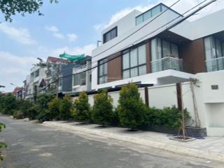 Chủ cần bán biệt thự góc hai mặt tiền, 2 tầng có hồ bơi, 235m2 giá 38 tỷ hiệp bình chánh thủ đức
