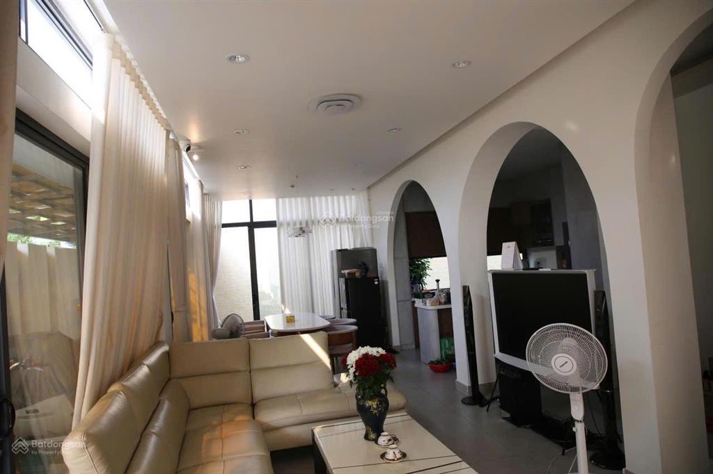 Chủ cần bán biệt thự góc hai mặt tiền, 2 tầng có hồ bơi, 235m2 giá 38 tỷ hiệp bình chánh thủ đức