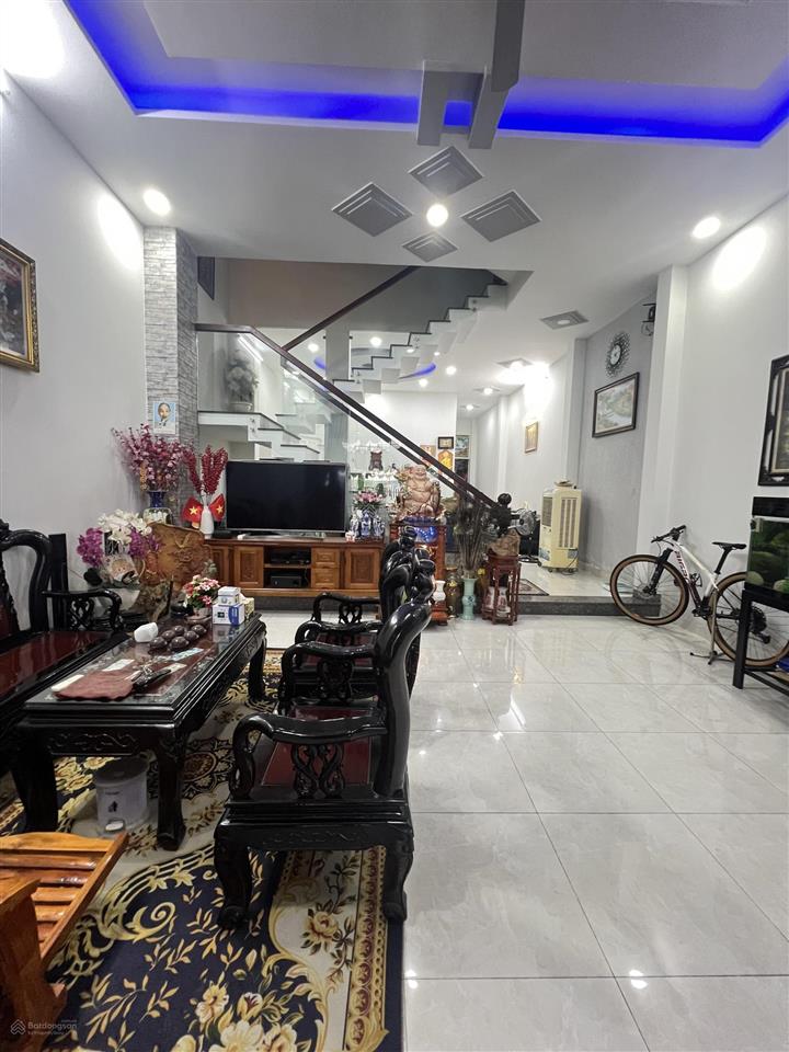 Chủ cần bán biệt thự 3 tầng ngay tttm gigamall phạm văn đồng, hbc, thủ đức cách sông chỉ 200m
