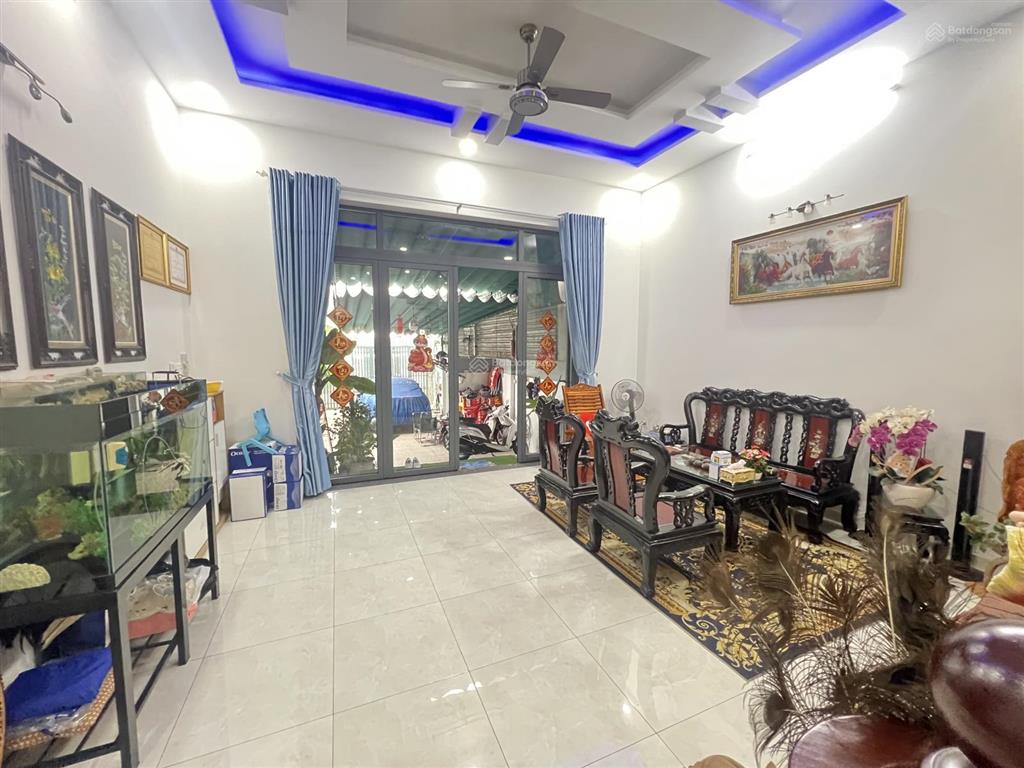 Chủ cần bán biệt thự 3 tầng ngay tttm gigamall phạm văn đồng, hbc, thủ đức cách sông chỉ 200m