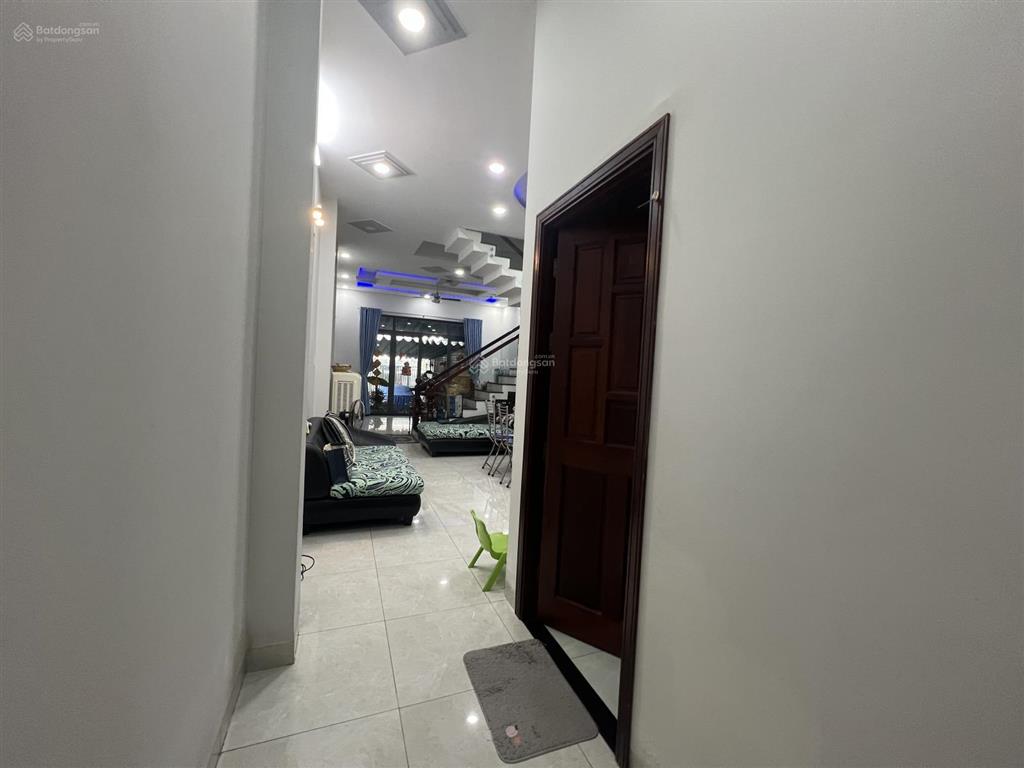 Chủ cần bán biệt thự 3 tầng ngay tttm gigamall phạm văn đồng, hbc, thủ đức cách sông chỉ 200m