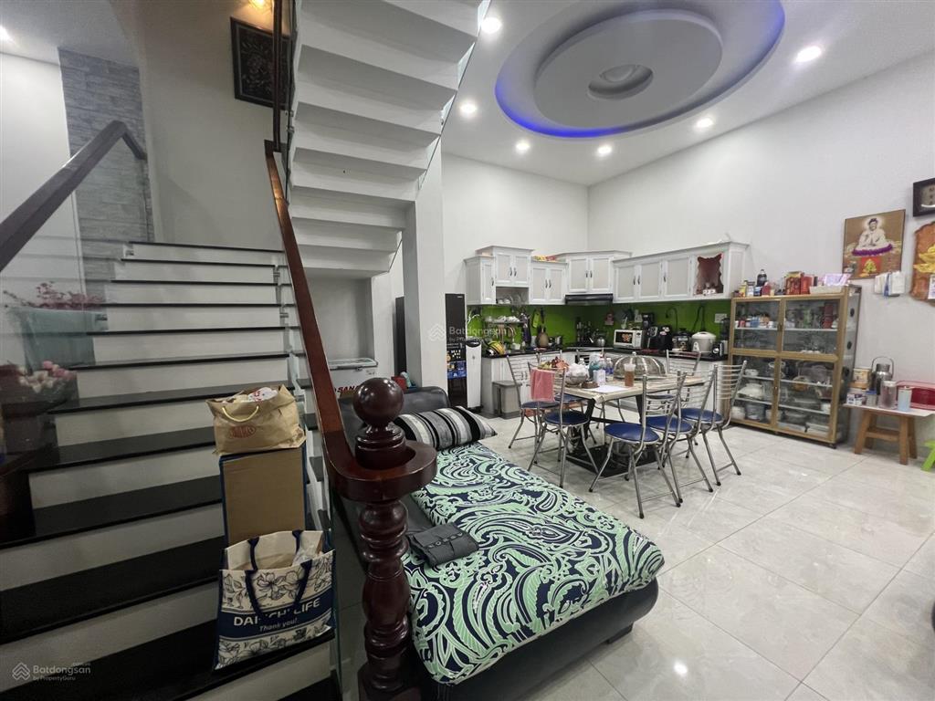 Chủ cần bán biệt thự 3 tầng ngay tttm gigamall phạm văn đồng, hbc, thủ đức cách sông chỉ 200m