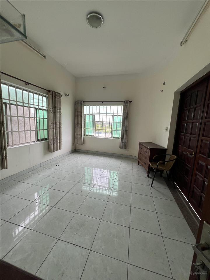 Giảm ngay 1 tỷ biệt thự 4 tầng nguyễn duy trinh quận 9, sát cầu xây dựng ngay kdc bách khoa 505m2