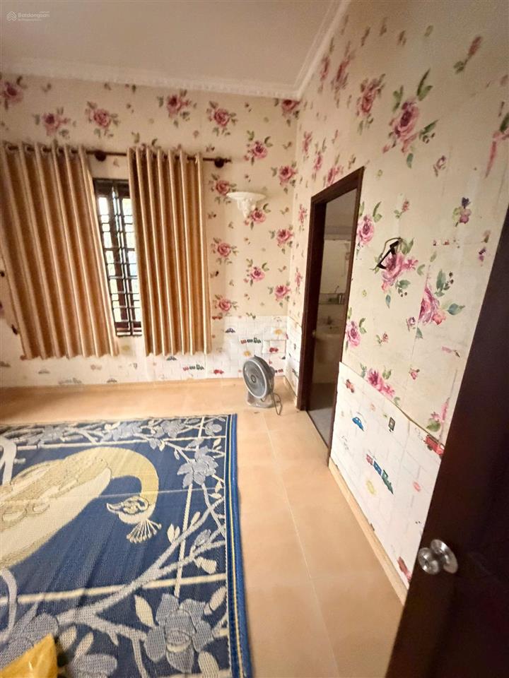 Cho thuê biệt thự sân vườn hiệp bình chánh 300m², gara ô tô, giá chỉ 35 triệu/tháng
