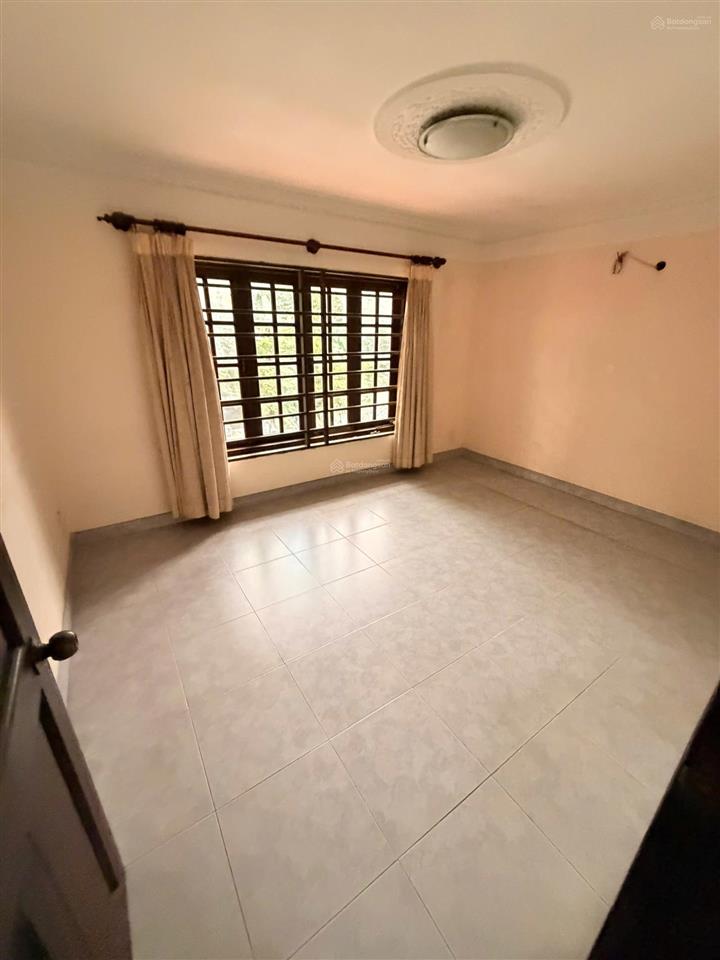 Cho thuê biệt thự sân vườn hiệp bình chánh 300m², gara ô tô, giá chỉ 35 triệu/tháng